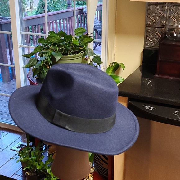 ??NWOT Bow Fedora main image 4